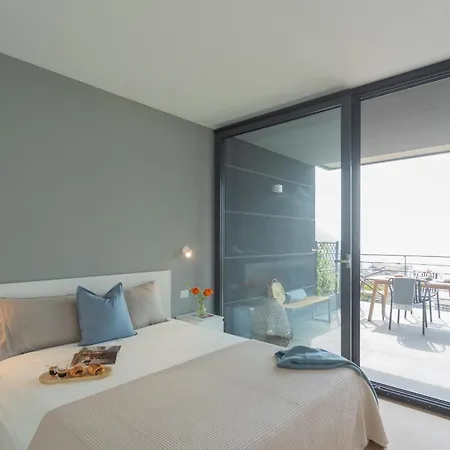 Apartment Residenza Maxim With Pool By Rent Nesso
