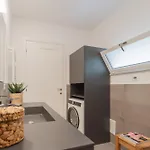 Residenza Maxim With Pool By Rent דירה