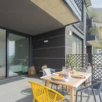 Residenza Maxim With Pool By Rent נסו